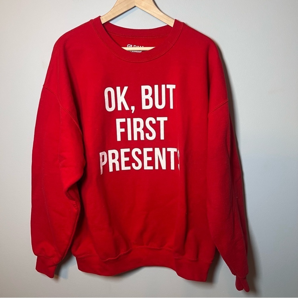 Vtg Christmas Crewneck Sweatshirt Women’s XL Red Gildan “Ok, but first Presents”